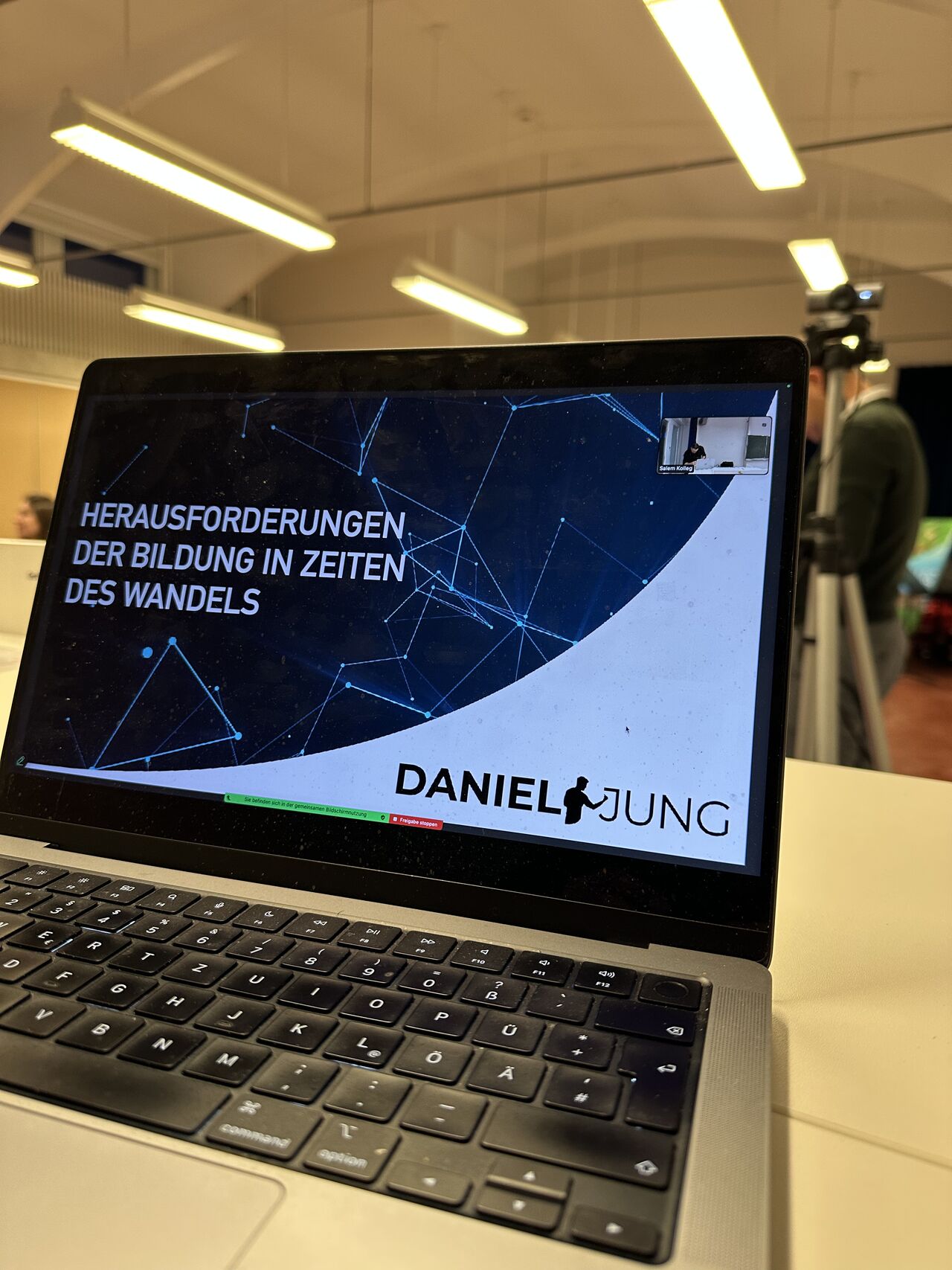 Vortrag von Daniel Jung: Wie verändert KI die Wissenswelt